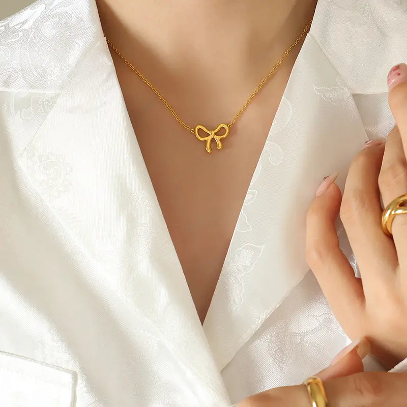 Elegant Bow Pendant Necklace..-2